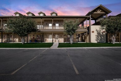 1554 Gruene Rd unit A3, New Braunfels, TX 78130 - photo 3