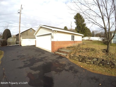 701 Muir Ave, Hazleton, PA 18201 - photo 3