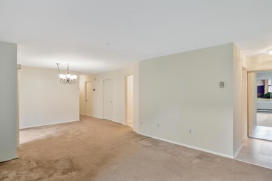 04-Living & Dining Room
