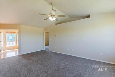 518 S Valley Dr, Nampa, ID 83686 - photo 7