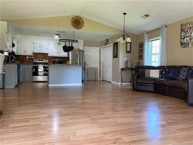 225 Mapleleaf Rd, Statesville, NC 28625 - photo 3