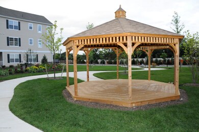 217 Mill Pond Way unit 31, Eatontown, NJ 07724 - photo 2