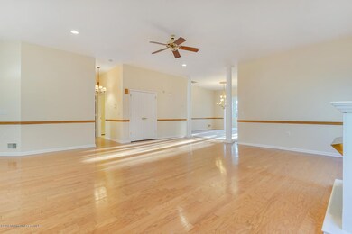 40 Cypress Point Ln Jackson NJ-large-011