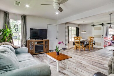 228 Huron St, Cleburne, TX 76031 - photo 5