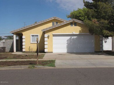 6128 W Palmaire Ave 001
