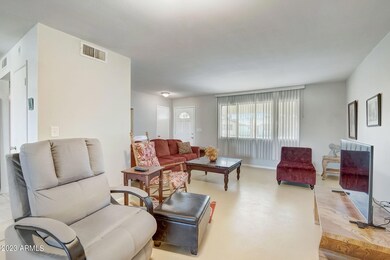 8-web-or-mls-W Crosby Dr-006