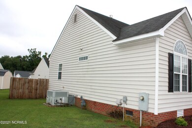 917 Selwood Ln, Winterville, NC 28590 - photo 2