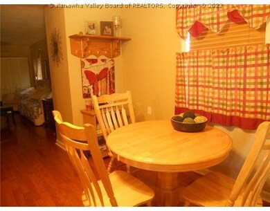 119 Hamon Dr, Scott Depot, WV 25560 - photo 4