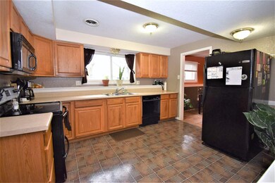 2133 Lindenwood Ave, Fort Wayne, IN 46808 - photo 6