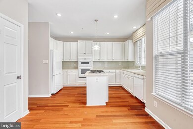 43223 Chase St, Chantilly, VA 20152 - photo 7