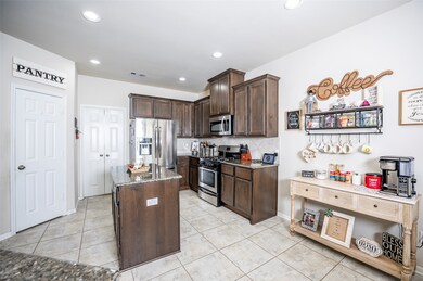 3218 El Camino St, Bay City, TX 77414 - photo 5