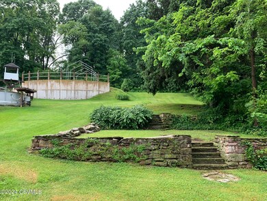 246 Locust St, Milton, PA 17847 - photo 3