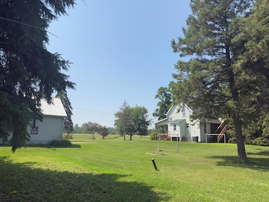 Farmhouse Back w Septic