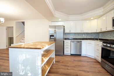 809 Beaverbank Cir, Towson, MD 21286 - photo 5