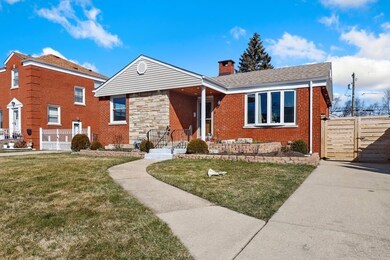 10136 Pelham St, Westchester, IL 60154 - photo 2