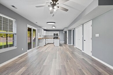 12846 Sovereign Ln, Fishers, IN 46038 - photo 5