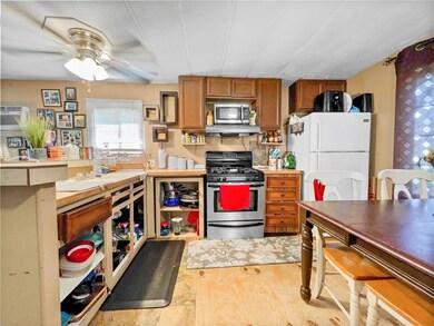 302 Austin St, Brazoria, TX 77422 - photo 6