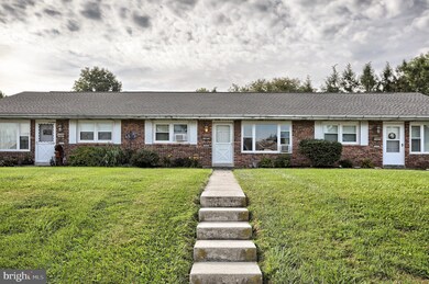 948 E Oak St, Palmyra, PA 17078 - photo 3