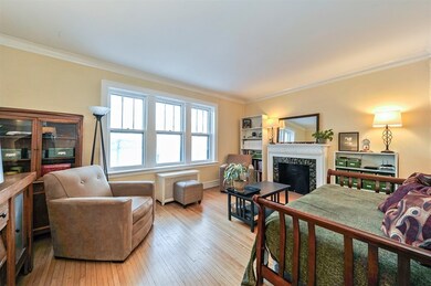 2015 W Argyle St unit 1, Chicago, IL 60625 - photo 2