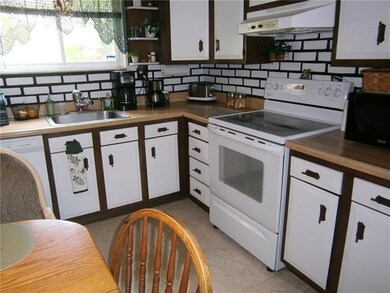 EAT-IN-KITCHEN