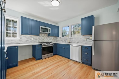 205 Ashland Rd, Middlesex, NJ 08846 - photo 6