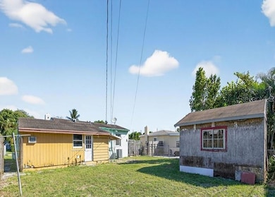 720 Locust St, West Palm Beach, FL 33405 - photo 2