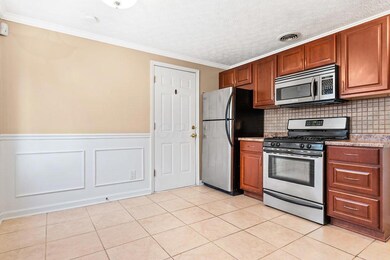 2320 Weyburn-7-SMALL