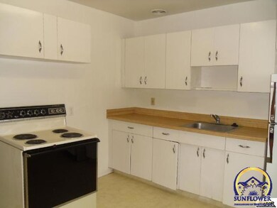 2406 SW Buchanan St, Topeka, KS 66611 - photo 6