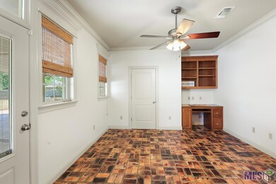 Very spacious Keeping area.