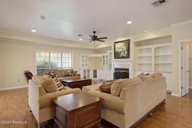 7-web-or-mls-171 St Anthony Ave-7