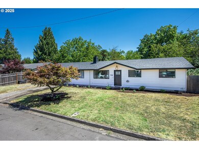 1146 Cinnamon Ave, Eugene, OR 97404 - photo 2