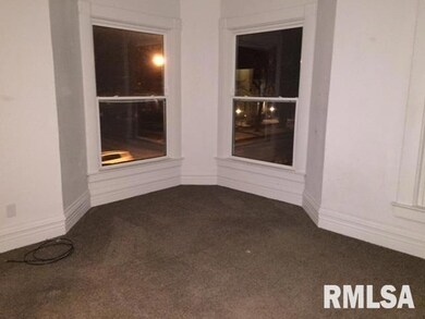 121 W 13th St, Davenport, IA 52803 - photo 2