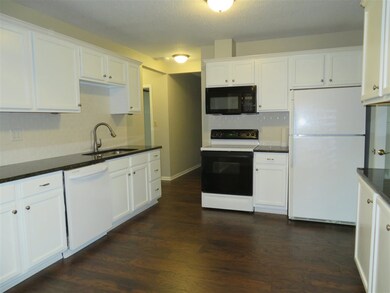 1603 Walnut St, Cedar Falls, IA 50613 - photo 4