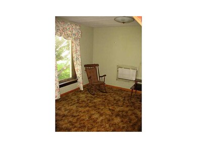 8 E Washington St, Center Point, IA 52213 - photo 6