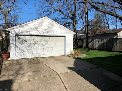 324 E 215th St, Euclid, OH 44123 - photo 4