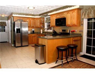 Kitchen. Fully upgraded kitchen!