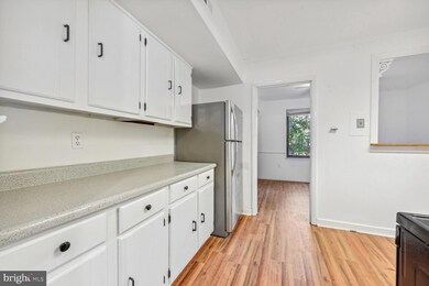 9715 Kings Crown Ct unit 2, Fairfax, VA 22031 - photo 7