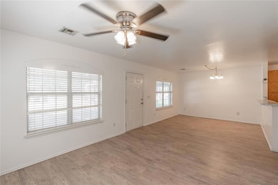 957 N Windermere Dr, Moore, OK 73160 - photo 4