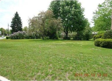 2 Foss St, Westfield, MA 01085 - photo 3