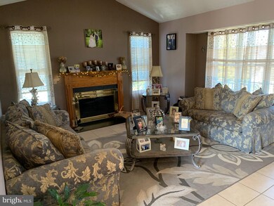 212 Cool Spring Ln, Stewartstown, PA 17363 - photo 5