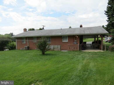 7029 Rock Creek Dr, Frederick, MD 21702 - photo 4