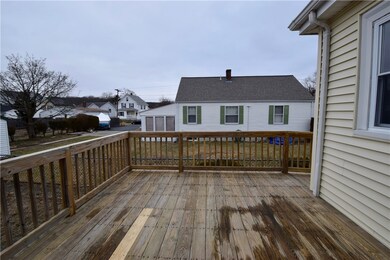 Large rear wrap-a-round deck.