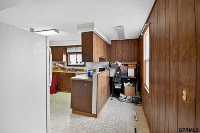 1021 N Nebraska Ave, York, NE 68467 - photo 6