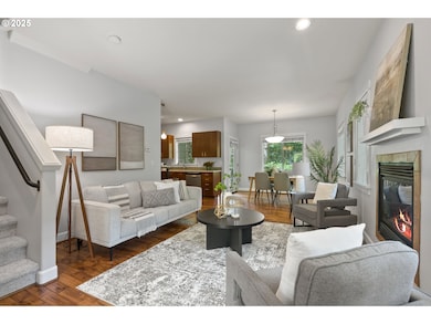 Living Room/Entrance