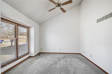 4826 Perry Ln, Shawnee, KS 66203 - photo 3
