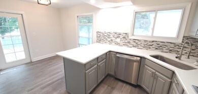 169 Austin Ave, Carpentersville, IL 60110 - photo 6