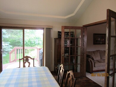 Dining room or Sun Room<|><|>