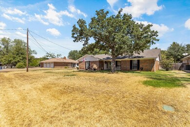 5708 Conejos Dr, Granbury, TX 76049 - photo 2