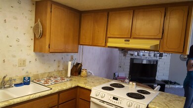 Kitchen pass thru