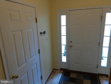 466 Lantern Ln, Chambersburg, PA 17201 - photo 4
